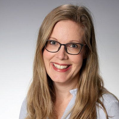 Prof. Mag. Julia Szente